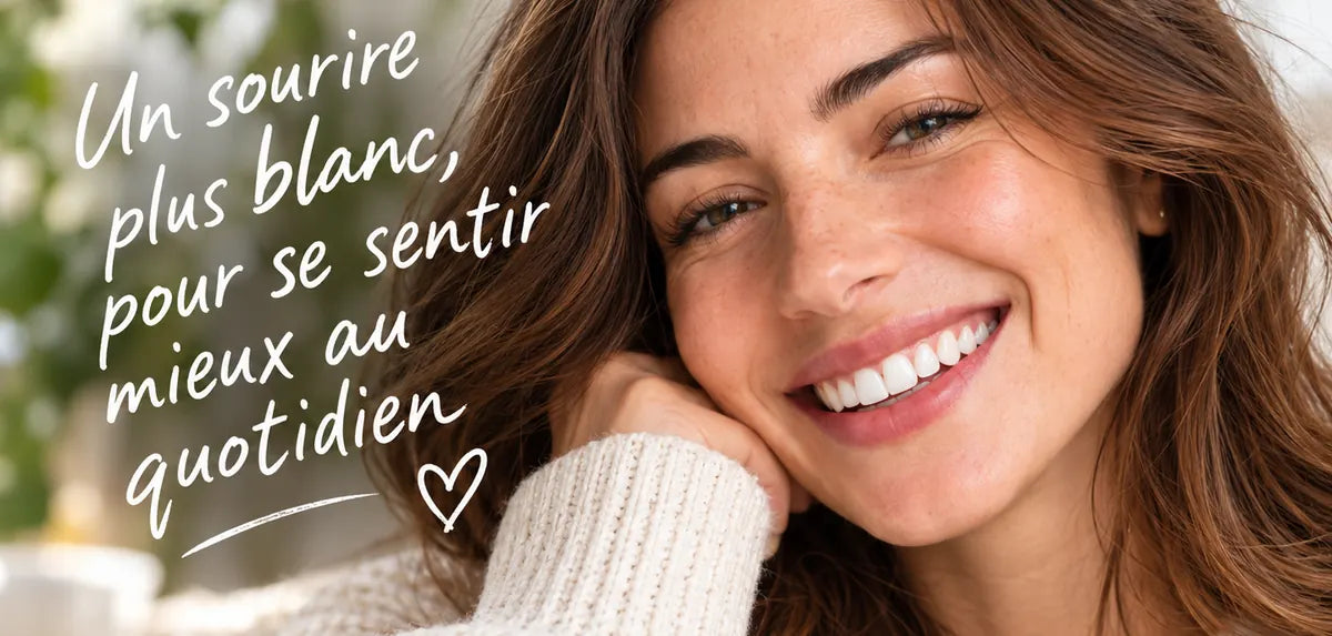Femme souriante avec un sourire naturellement lumineux